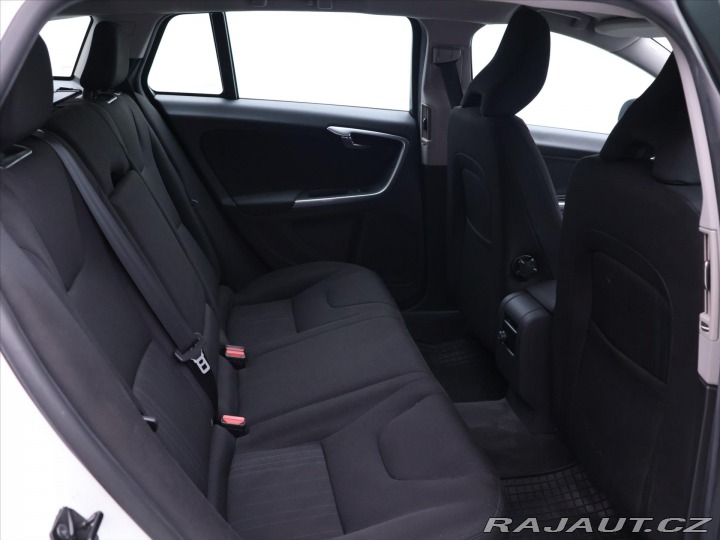 Volvo V60 2,0 D3 120kW klima CZ 2011