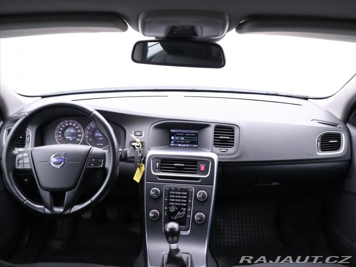 Volvo V60 2,0 D3 120kW klima CZ 2011