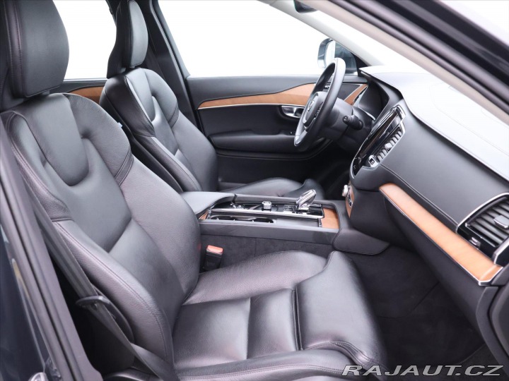 Volvo XC90 2,0 B5 173kW Kůže 4x4 CZ 2022