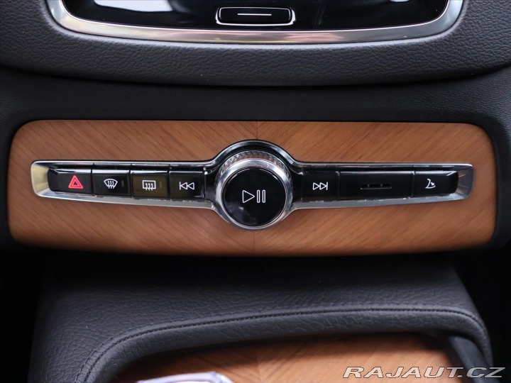 Volvo XC90 2,0 B5 173kW Kůže 4x4 CZ 2022