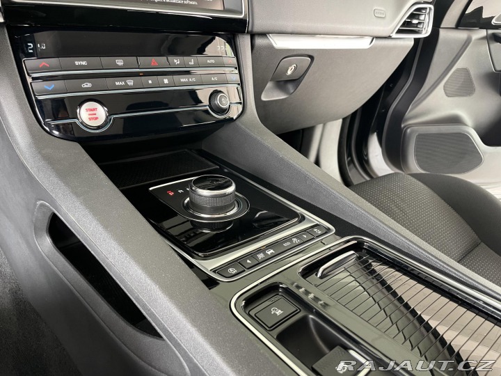 Jaguar F-Pace 20d AWD*132kW*Navi*Kamer* 2019