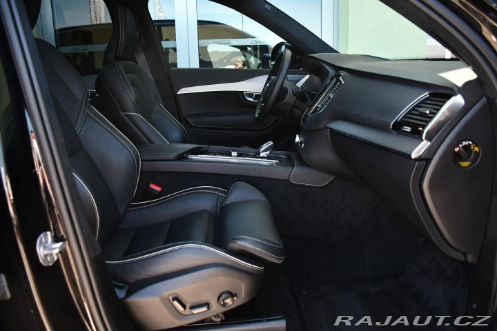 Volvo XC90 T8 ULTRADARK REZERVACE 2023