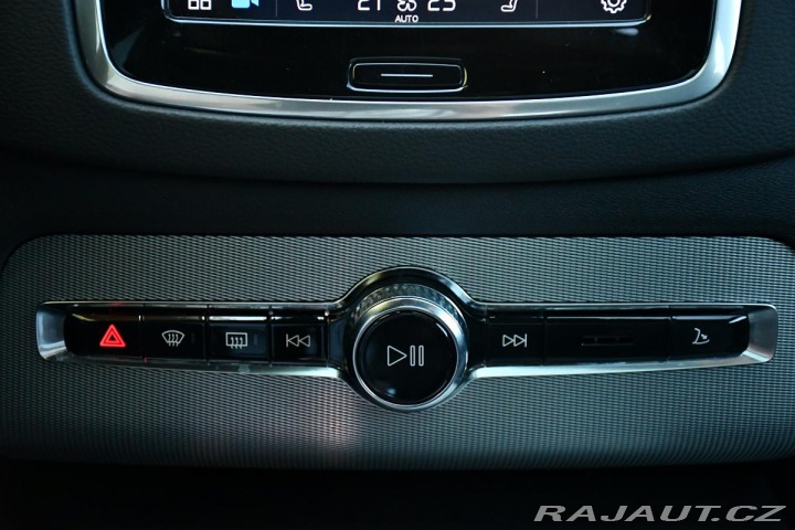 Volvo XC90 T8 ULTRADARK REZERVACE 2023