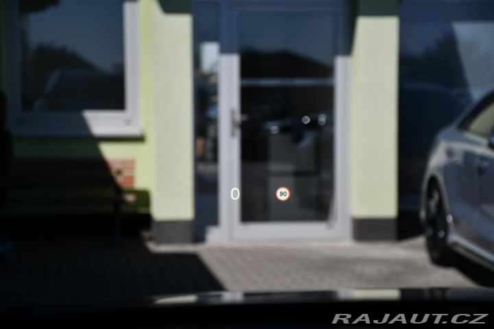 Volvo XC90 T8 ULTRADARK REZERVACE 2023