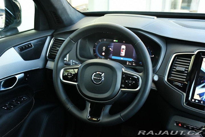 Volvo XC90 T8 ULTRADARK REZERVACE 2023