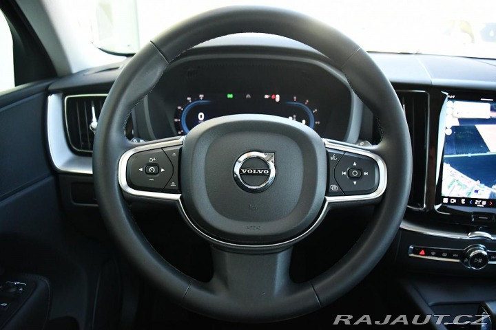 Volvo XC60 B4 D CORE AWD AT 1M ČR 2023
