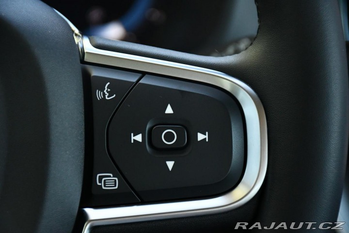 Volvo XC60 B4 D CORE AWD AT 1M ČR 2023