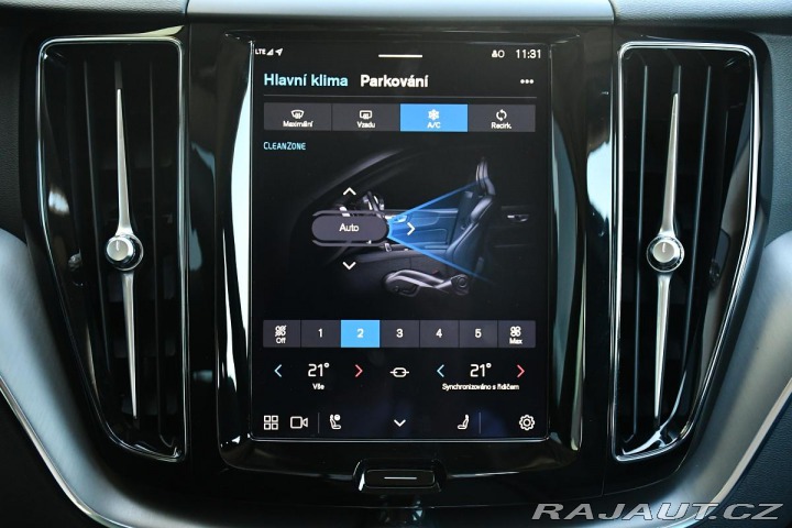 Volvo XC60 B4 D CORE AWD AT 1M ČR 2023