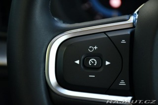 Volvo XC60 B4 D CORE AWD AT 1M ČR 2023