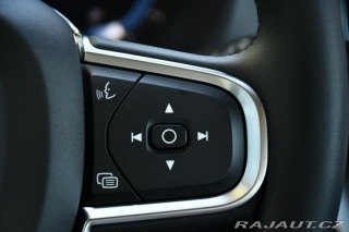 Volvo XC60 B4 D CORE AWD AT 1M ČR 2023
