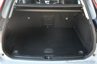 Volvo XC60 B4 D CORE AWD AT 1M ČR 2023