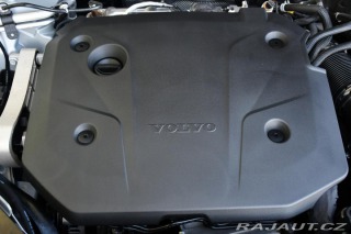 Volvo XC60 B4 D CORE AWD AT 1M ČR 2023