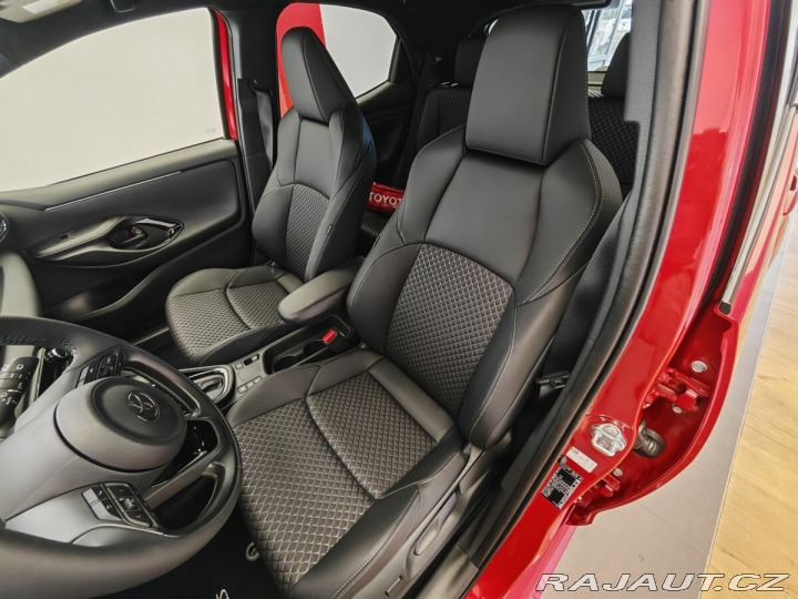 Toyota Yaris 1.5 TNGA HEV 130 - 1 CVT 2025
