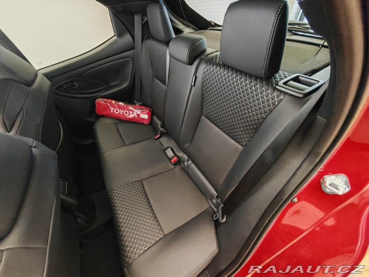 Toyota Yaris 1.5 TNGA HEV Executive VI 2025