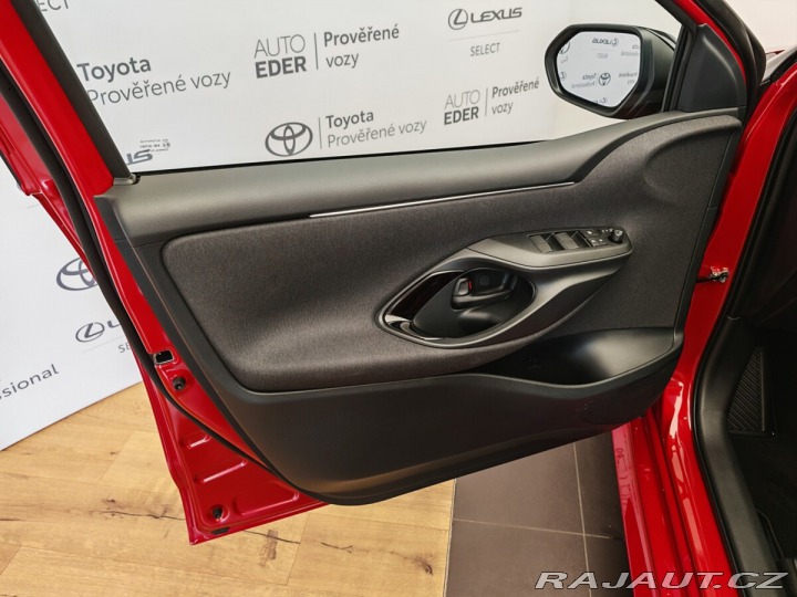 Toyota Yaris 1.5 TNGA HEV Executive VI 2025