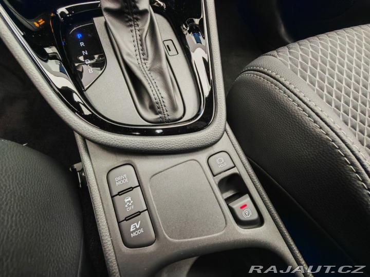 Toyota Yaris 1.5 TNGA HEV Executive VI 2025