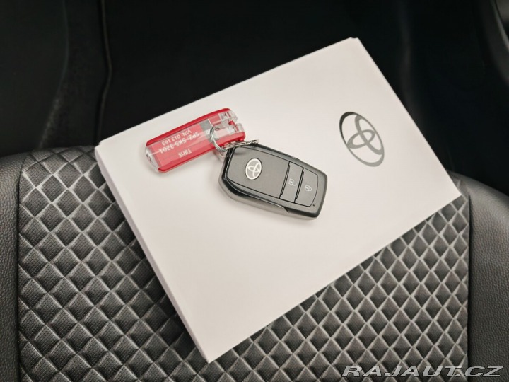 Toyota Yaris 1.5 TNGA HEV Executive VI 2025