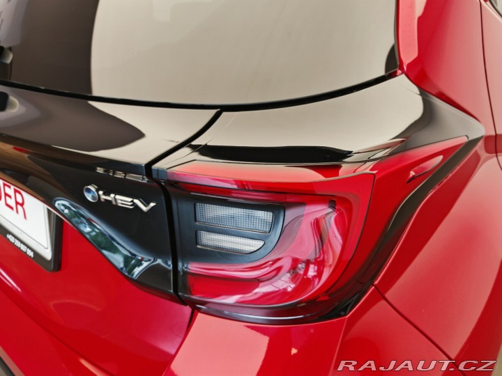 Toyota Yaris 1.5 TNGA HEV Executive VI 2025