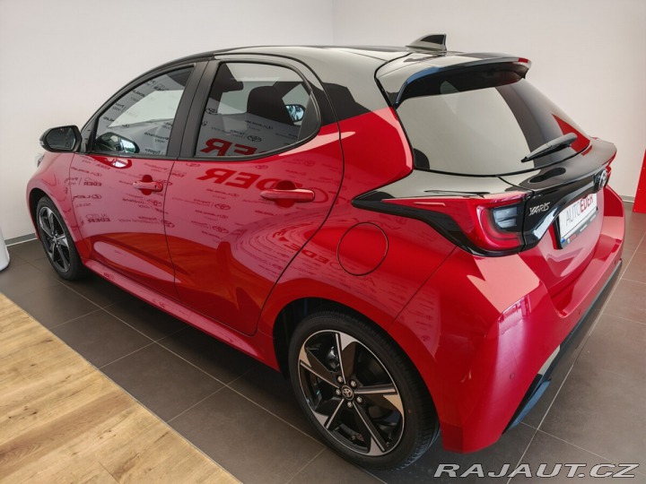 Toyota Yaris 1.5 TNGA HEV Executive VI 2025