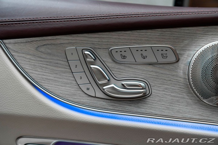 Mercedes-Benz E 4Matic, Kabriolet, Masáže 2021