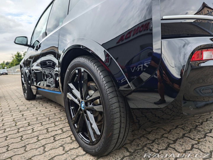BMW i3 i3S 120Ah 135kW TČ NAVI K 2021