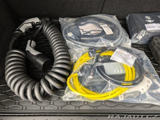 BMW i3 i3S 120Ah 135kW TČ NAVI K 2021