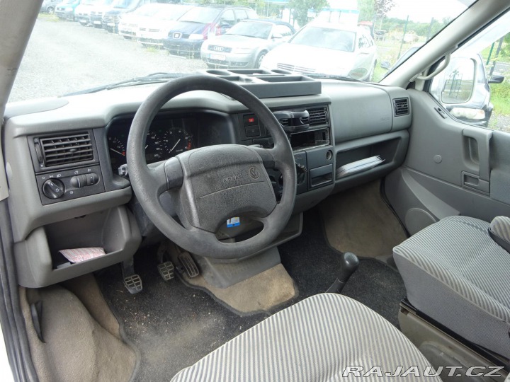 Volkswagen Caravelle 2.5TDI 75kW 1997