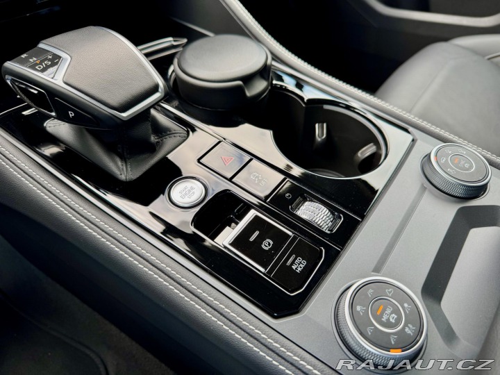 Volkswagen Touareg Model 2025, Kůže, VZDUCH, 2024