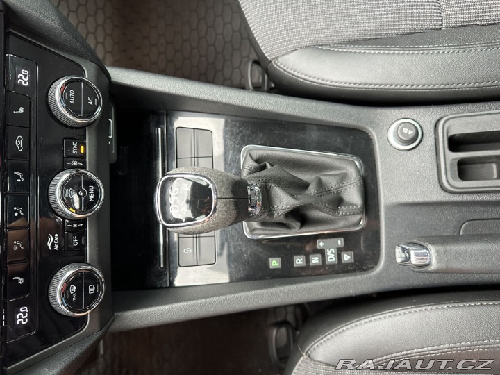 Škoda Octavia 2,0TDI 110kW DSG STYLE 1. 2019