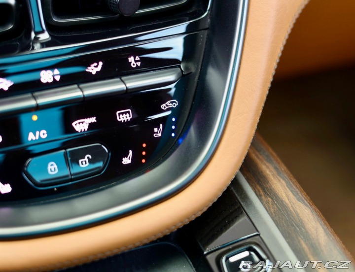 Aston Martin DBX 4.0 V8 4x4 551PS | Panor 2020