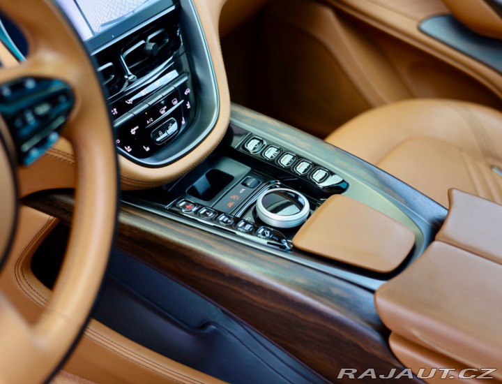 Aston Martin DBX 4.0 V8 4x4 551PS | Panor 2020