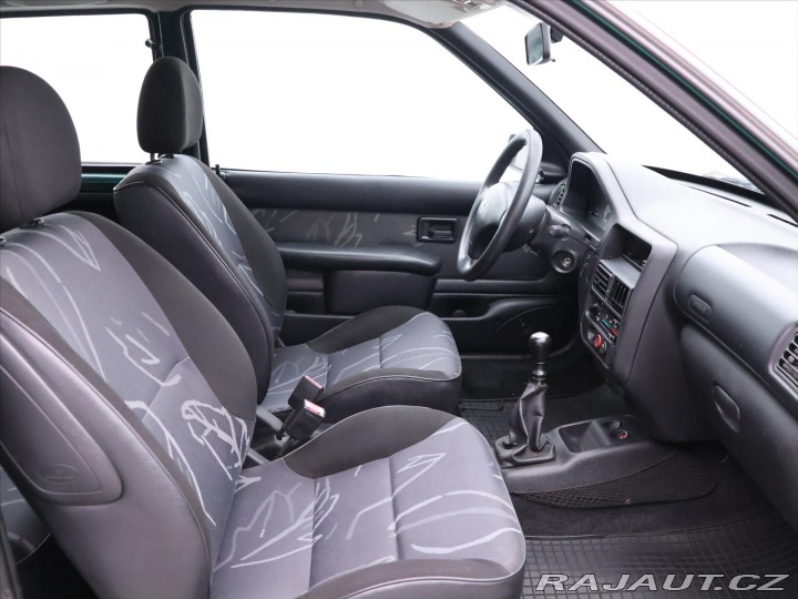 Peugeot 106 1,1 i 44kW STK 07/2026 2001