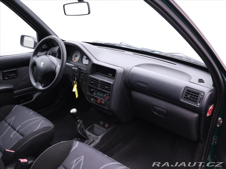 Peugeot 106 1,1 i 44kW STK 07/2026 2001