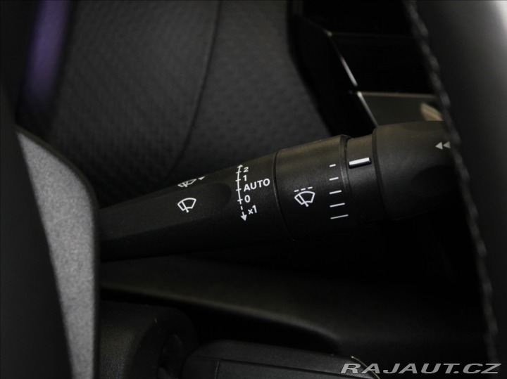 Citroën Ostatní modely ë-C4 0,1 46kWh Shine NAVI Záru 2022