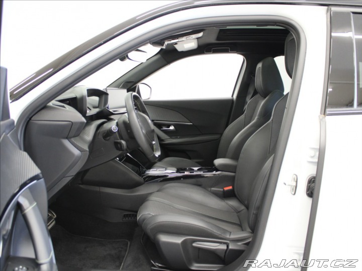 Peugeot 2008 0,1 50kWh GT-line Pano.Zá 2023