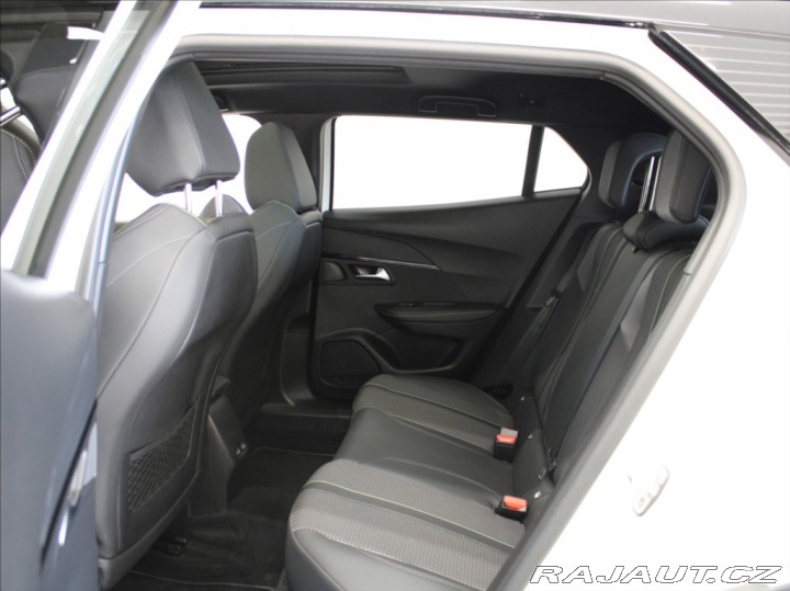 Peugeot 2008 0,1 50kWh GT-line Pano.Zá 2023