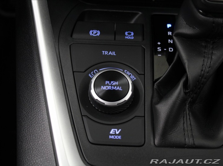 Toyota RAV4 2,5 Hybrid 4x4 1.maj.ČR T 2019