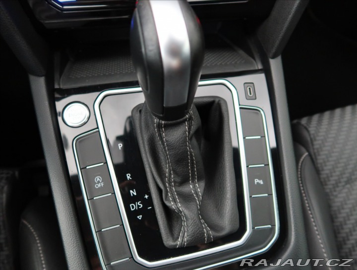 Volkswagen Passat 2,0 TDI DSG 4 MOTION R-Li 2021