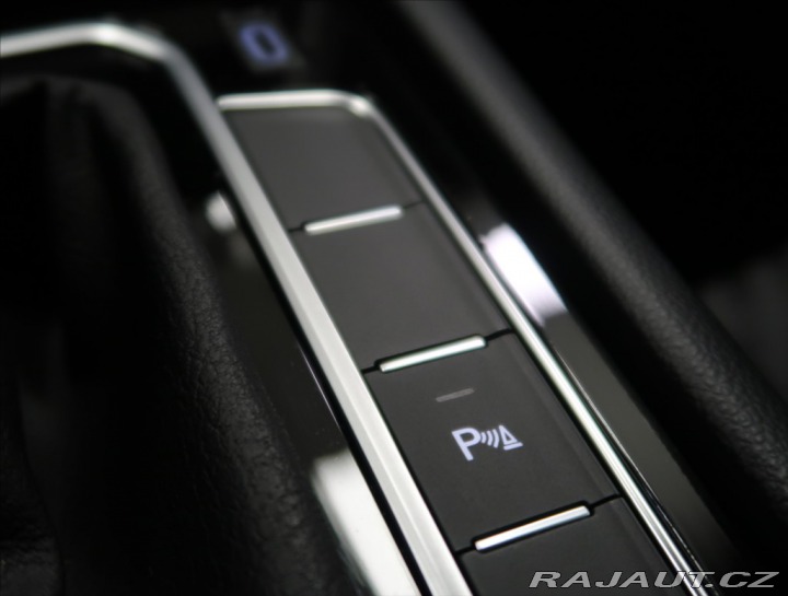 Volkswagen Passat 2,0 TDI DSG 4 MOTION R-LI 2021