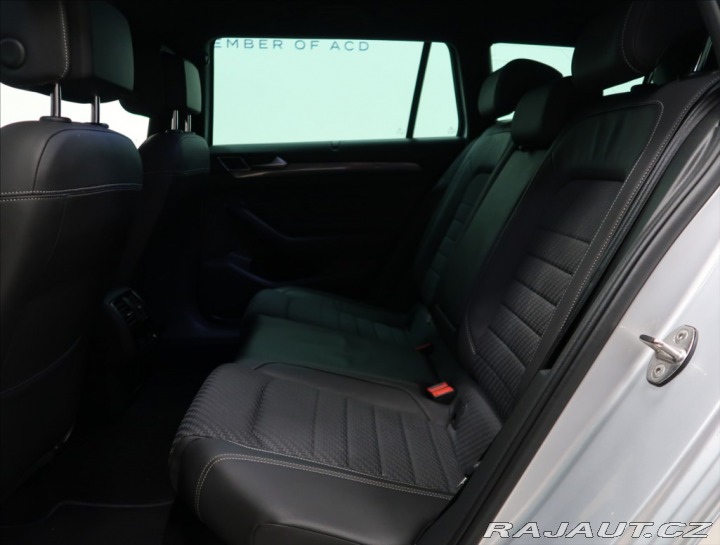Volkswagen Passat 2,0 TDI DSG 4 MOTION R-LI 2021
