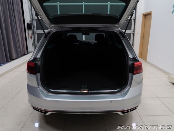 Volkswagen Passat 2,0 TDI DSG 4 MOTION R-LI 2021