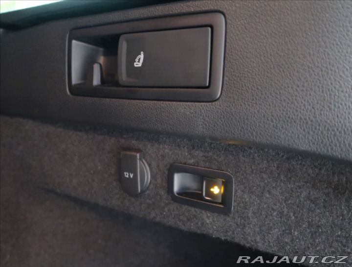 Volkswagen Passat 2,0 TDI DSG 4 MOTION R-LI 2021