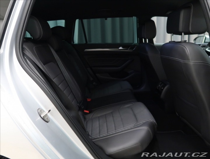 Volkswagen Passat 2,0 TDI DSG 4MOTION R-LIN 2021
