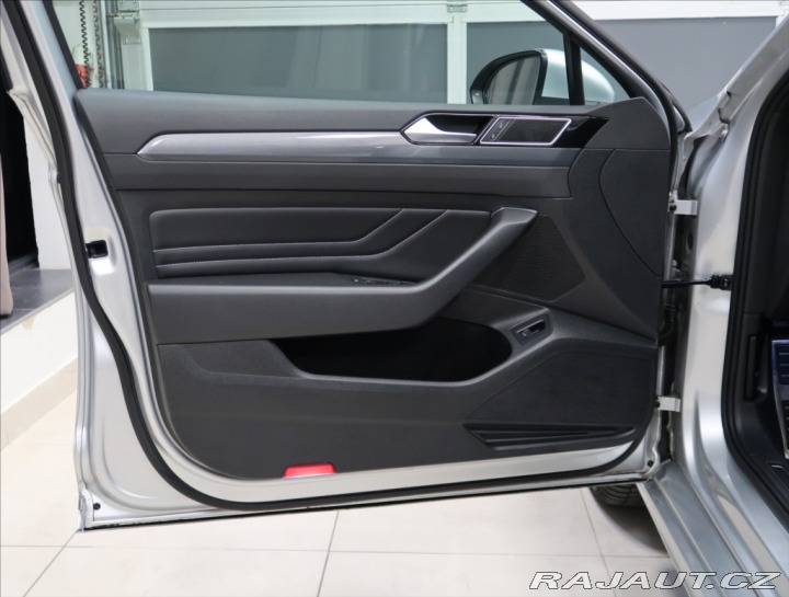 Volkswagen Passat 2,0 TDI DSG 4MOTION R-LIN 2021