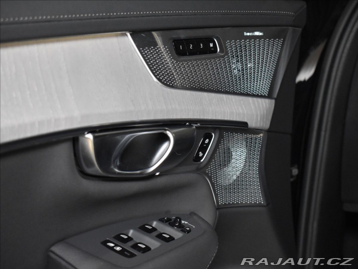 Volvo XC90 2,0 T8  Ultra Bright 2025
