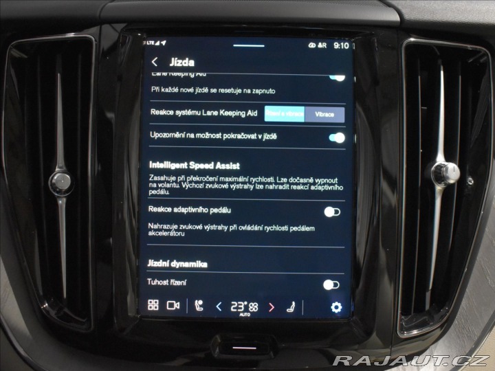 Volvo XC60 2,0 AWD PLUS BLIS,Bezklíč 2024