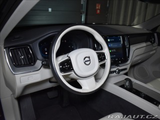 Volvo XC60 2,0 AWD PLUS BLIS,Bezklíč 2024