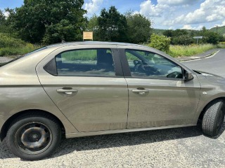 Peugeot 301 1,2   PURETECH r.v.2016 ,