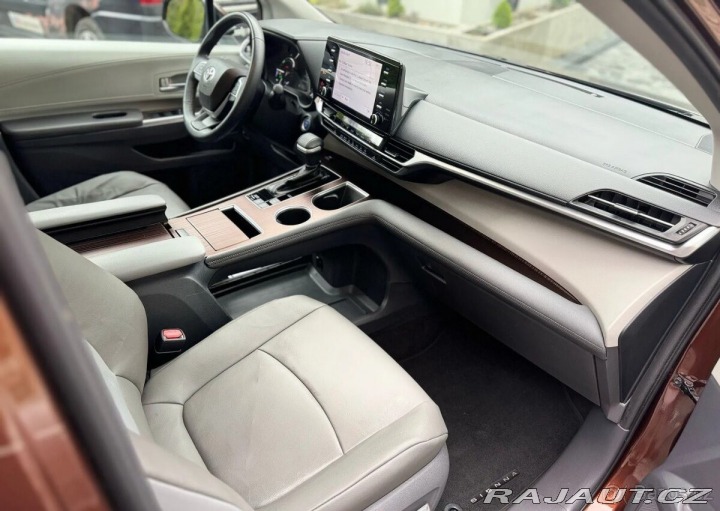 Toyota Ostatní modely Sienna 2,5   hybrid AWD 2021 nov 2021
