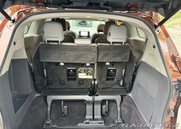 Toyota Ostatní modely Sienna 2,5   hybrid AWD 2021 nov 2021